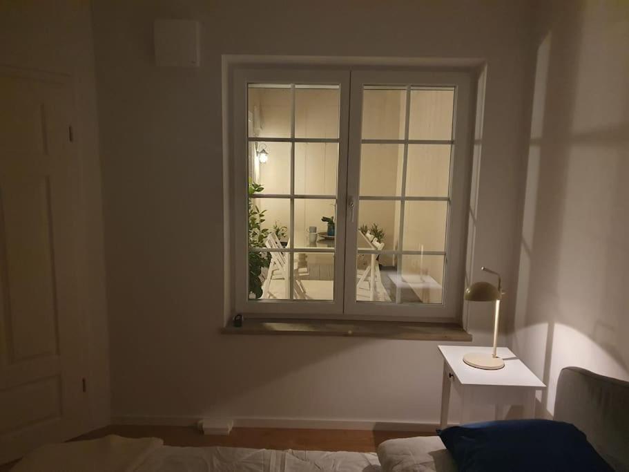 Helle 3 Souterrainwohnung In Einem Neubau-villa Apartment München